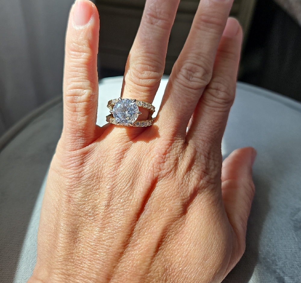 Elegant Gold and Silver Ring